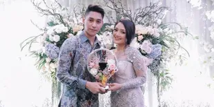 Momen Sungkeman Siti Badriah dan Krisjiana ke Orangtua, Mengharukan!
