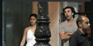 Move On Dari Katrina, Ranbir Kapoor Ketahuan Jalan Bareng Mahira Khan di New York