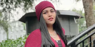 Mulai Dari Ditawar Lelaki Hidung Belang Sampai Balapan dengan Begal, Weni DA Ceritakan Lika Liku Perjalanan Karirnya