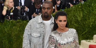 Muncul Perdana di Depan Publik, Ini Foto Bayi Kim Kardashian