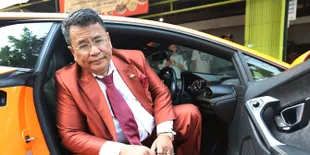 Murah Hati, Hotman Paris Hutapea Pernah Beri 2 Mobil Mercy Kepada Asistennya