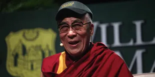 'Musisi Cadas Generasi Lawas' Beri Dalai Lama Kado Ultah