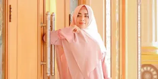 Muzdalifah Sulap Halaman Rumah Mewahnya Jadi Cafe Cantik dan Serbaguna