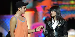Nabilah JKT48 Pelukan Mesra Dengan Faisal Khan, Bikin Iri Abis!