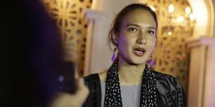 Nadine Chandrawinata Bagikan Tips Menjaga Lingkungan Walau di Rumah Aja