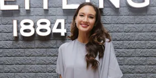 Nadine Chandrawinata Bawa Obor Asian Games Menyelam di Raja Ampat