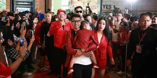 Nagita Slavina Baru Sekali Naik Helikopter, Raffi Sudah Sering
