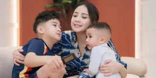 Nagita Slavina Biasakan Rafathar dan Rayyanza 'Cipung' Selalu Bersih dan Wangi