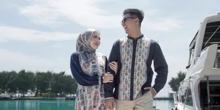 Nathalie Holscher dan Frans Faisal Kompak dan Serasi Kenakan Koleksi Mandjha Hijab Ivan Gunawan