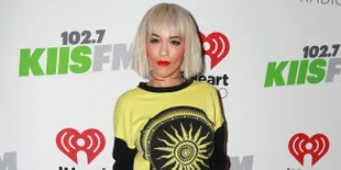 Nekat Muncul Tanpa Bra, Rita Ora Kembali 'Pamer' Area Intim