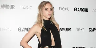 Nekat Muncul Tanpa Bra, Suki Waterhouse Nyaris Alami Nip Slip