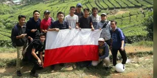 Netizen Heboh Soal Bendera Terbalik, Pemuda Ini Malah Bercandai Insiden Tersebut