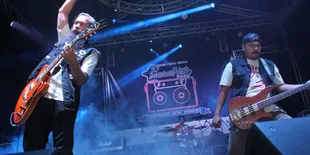 Netral Gebrak Panggung Alter Bridge