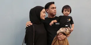 Gemasnya! Ngabuburit, Sekala Tenggelam 'Dimakan' Helm