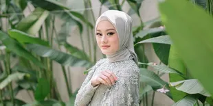 Ngaku Nggak Bisa Bikin Mie Instan, Postingan Dinda Hauw Kala Belajar Masak Jadi Sorotan