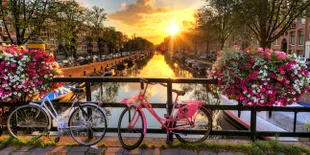 Ngedate Romantis di Amsterdam, Yuk!