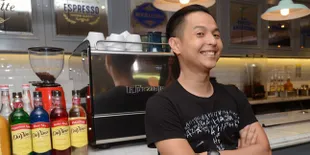 Ngefans Berat, Ernest Prakasa Ajak Adinia Wirasti Main di 'CTS'