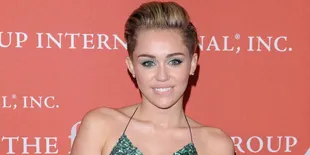 Ngeri! Tangan Miley Cyrus Robek dan Terkoyak Parah