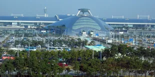 Nggak Akan Bosan Kalau Pesawat Delay di Bandara Ini!