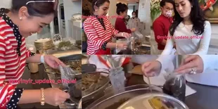 Nggak Cuma Rakyat Biasa Aja, Ini 7 Potret Mayangsari dan Iis Dahlia Bungkus Makanan Sehabis Acara - Ditaruhnya di Kantong Plastik Juga