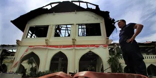 Nggak Terima Dipecat Dari Kampus, Pegawai Honorer Bakar Gedung Rektorat!