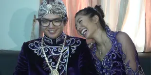 Nicky Tirta Kagok Pakai Baju Adat Jawa