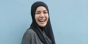 Nikita Mirzani Berbicara Mengenai Tudingan Lepas Hijab