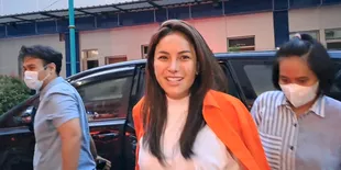 Nikita Mirzani dan Asistennya Resmi Ditahan, Penyidik Kumpulkan Banyak Bukti