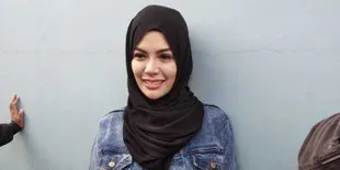 Nikita Mirzani Ingin Pakai Hijab Selamanya, Tak Ada Niat Jauhi Teman Gaul