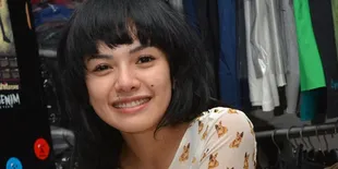 Nikita Mirzani: Nggak Ada Angle 'Ngangkang' di Foto Saya