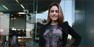 Nikita Mirzani Punya Jam Tangan Seharga Rp 800 Juta