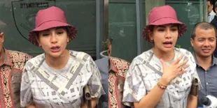 Nikita Mirzani Unggah Video Topless dan Pamer Side Boobs, Mau Saingi Kim Kardashian