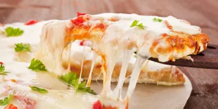 Nikmati Sensasi Pizza dengan 99 Jenis Keju di 400 Gradi