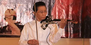 Nikolai Varfolomeyev Pun Tersihir Gesekan 'Bocah' Idris Sardi