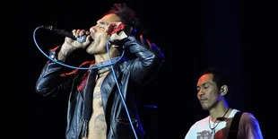 Nirina Zubir-Ronal Surapradja Ajak Slankers Sebar Virus Cinta