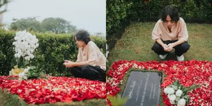 Noah Sinclair Putra BCL Ziarah ke Makam Ashraf, Ungkap Kerinduan Mendalam