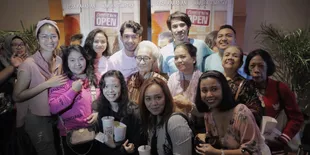 Nobar Film 'TOKO BARANG MANTAN' Membludak, Marsha Timothy Sampai Kehabisan Kata-Kata