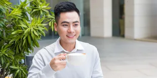 Nongkrong Tanpa Drama Selama Liburan, Aqua Indigo MAJIKA Jadi Wangi Andalan Pria Gen Z