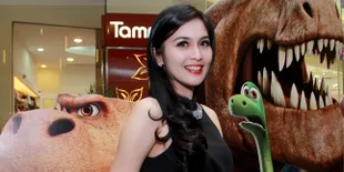 Nonton 'THE GOOD DINOSAUR', Sandra Dewi Gemas Sama Tokoh Ini