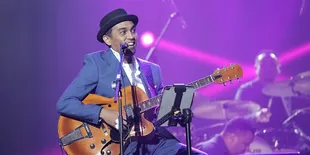 Nyanyi Lagu Galau, Glenn Fredly Curhat Soal Ditinggal Nikah?