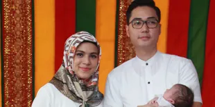 Nycta Gina dan Rizky Kinos Gelar Syukuran di Masjid