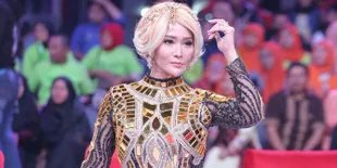 Obat Mujarab Inul Daratista Saat Sakit, Dahi Dikompres Segepok Uang Dolar!