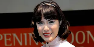 Olga Lydia Rayakan Valentine Dengan Promo Film 'RECTOVERSO'