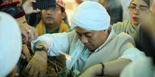 Opick Klaim Jaga Sehelai Rambut Rasulullah, Begini Kronologinya