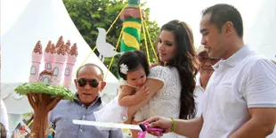 Otot Achilles Putus, Suami Nia Ramadhani Gunakan Kruk