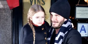 Outfit Stylish & Kacamata Miring, Harper Beckham Lucu Cantik
