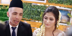 Ovi Sovianti Putuskan Pindah Keyakinan, Ibunda Kaget dan Sedih