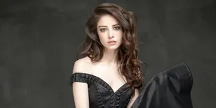 Ozge Gurel, Bintang Utama 'Cinta di Musim Cherry' nan Jelita