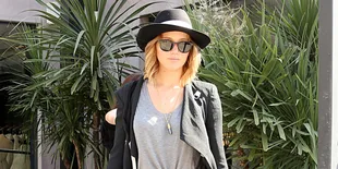 Pacari Chris Martin, Jennifer Lawrence Direstui Gwyneth Paltrow