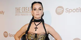 'Pacaran' Dengan Orlando Bloom, Katy Perry Masih Hubungi Mantan